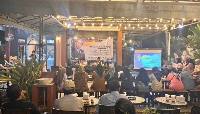 H. Arfan S,E.,M.Si himbau ;  Taati Aturan Pasar, pada Penguatan Demokrasi Daerah ke -11 di Kutai Timur