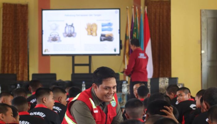 Siapkan Lulusan Berstandar Industri, SMKN 1 Kongbeng dan PT DSN Group Gelar Pelatihan K3L Safety Awareness